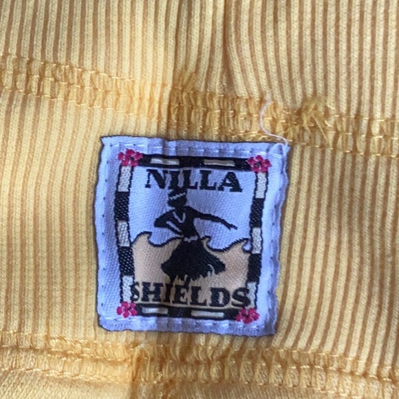 Nilla Shields Lemon Drop Capris - Picture 4 of 5